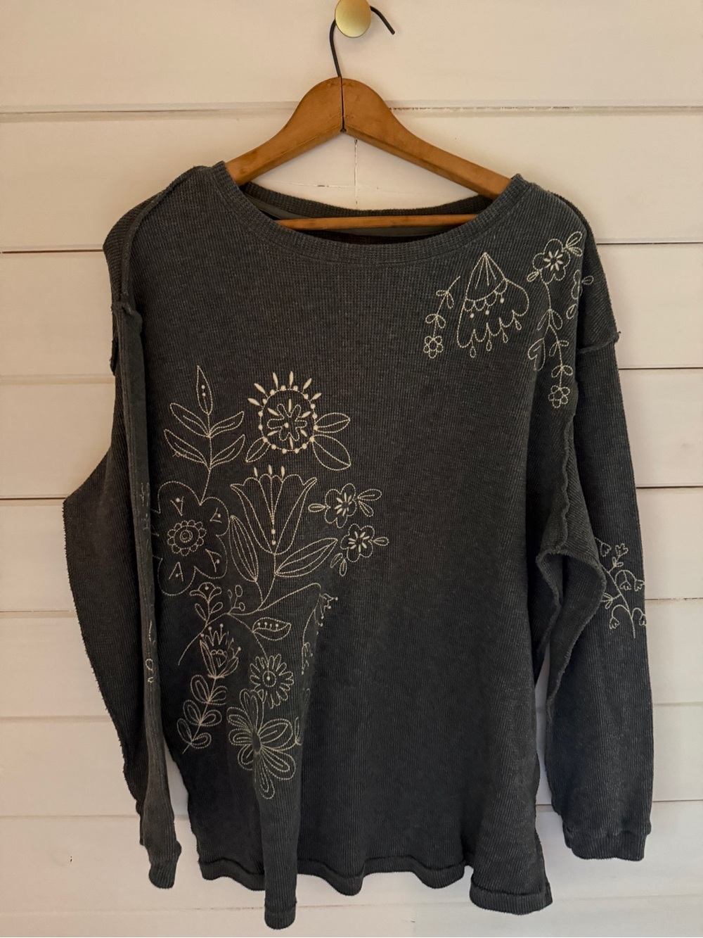 NATURAL LIFE Embroidered Waffle Knit Long Sleeve Top Sz S/M Charcoal Oversized - Picture 2 of 6